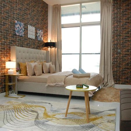 Beautiful Studio Appartment Near Dubai Global Village Ngoại thất bức ảnh