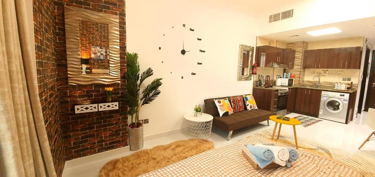 Beautiful Studio Appartment Near Dubai Global Village Ngoại thất bức ảnh